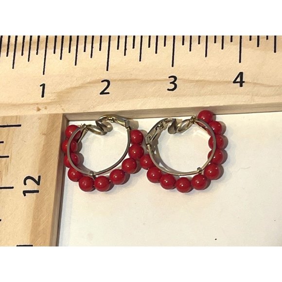 Vintage Red Beaded Three Strand Necklace and Hoop Earrings Clip-on Set HTF - Picture 4 of 7